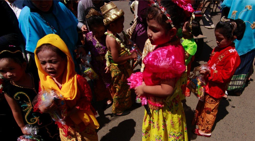 Kindergarten students wear traditional clothes during a school celebration of Kartini Day on Friday in Bandung, West Java. (JG Photo/Rezza Estily)